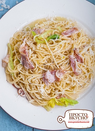 Просто&Вкусно - Паста и макароны - Спагетти с беконом ,сельдереем,пармезаном и сливочным маслом
