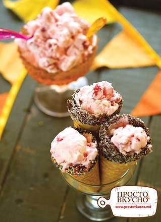 Просто&Вкусно - Десерты - Клубнично - йогуртовое мороженое