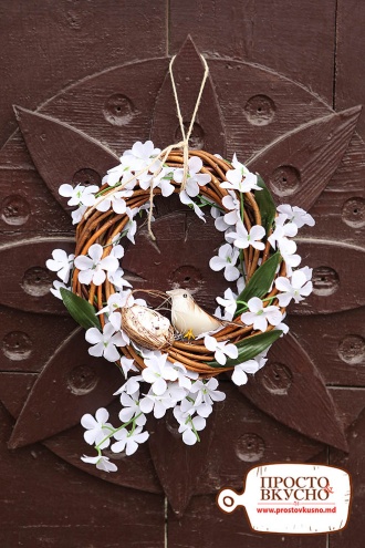 Просто&Вкусно - Coronițe de Paște - Coroniță cu flori albe și pasăre