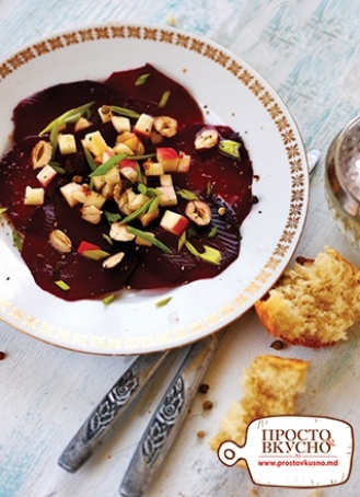 Рецепт приготовления постного салата из чернослива с грецким орехом и свеклой:
