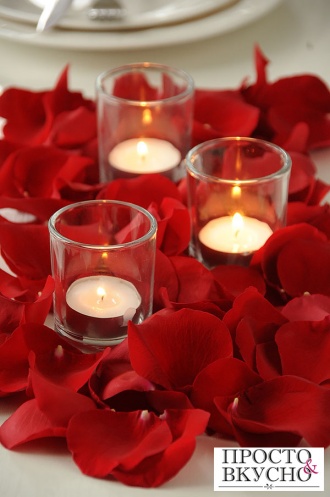 Просто&Вкусно - Украшение стола на день Влюбленных - Подсвечники в лепестках роз