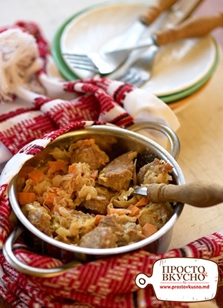 Просто&Вкусно - Mâncăruri - Ragu din carne de vită cu varză și morcov 
