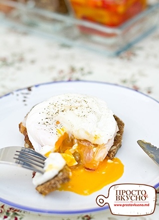 Просто&Вкусно - Закуски - Яйцо пашот с хлебом и ветчиной