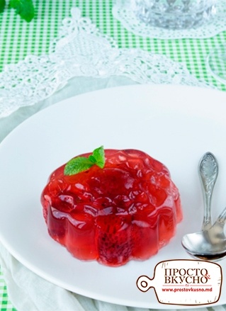Просто&Вкусно - Deserturi - Jeleu de căpșuni cu șampanie roz