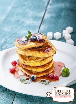 Просто&Вкусно - Deserturi - Pancakes cu afine şi coacăză roşie